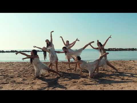 Miniatura oficial de YouTube de «Breathe again ---- Contemporary     #gh5 #sirens #contemporary» · javaLOOYA