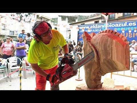 Miniatura oficial de YouTube de «Espectáculo y Arte con Miguel Ortiz y su motosierra-----Woodcarving» · javaLOOYA